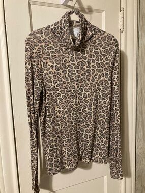 Leopard print turtleneck